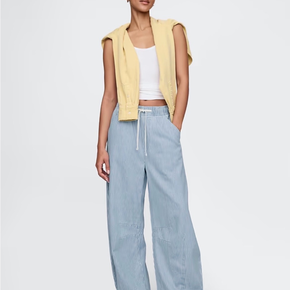 Gap horseshoe pull-on jeans- size small